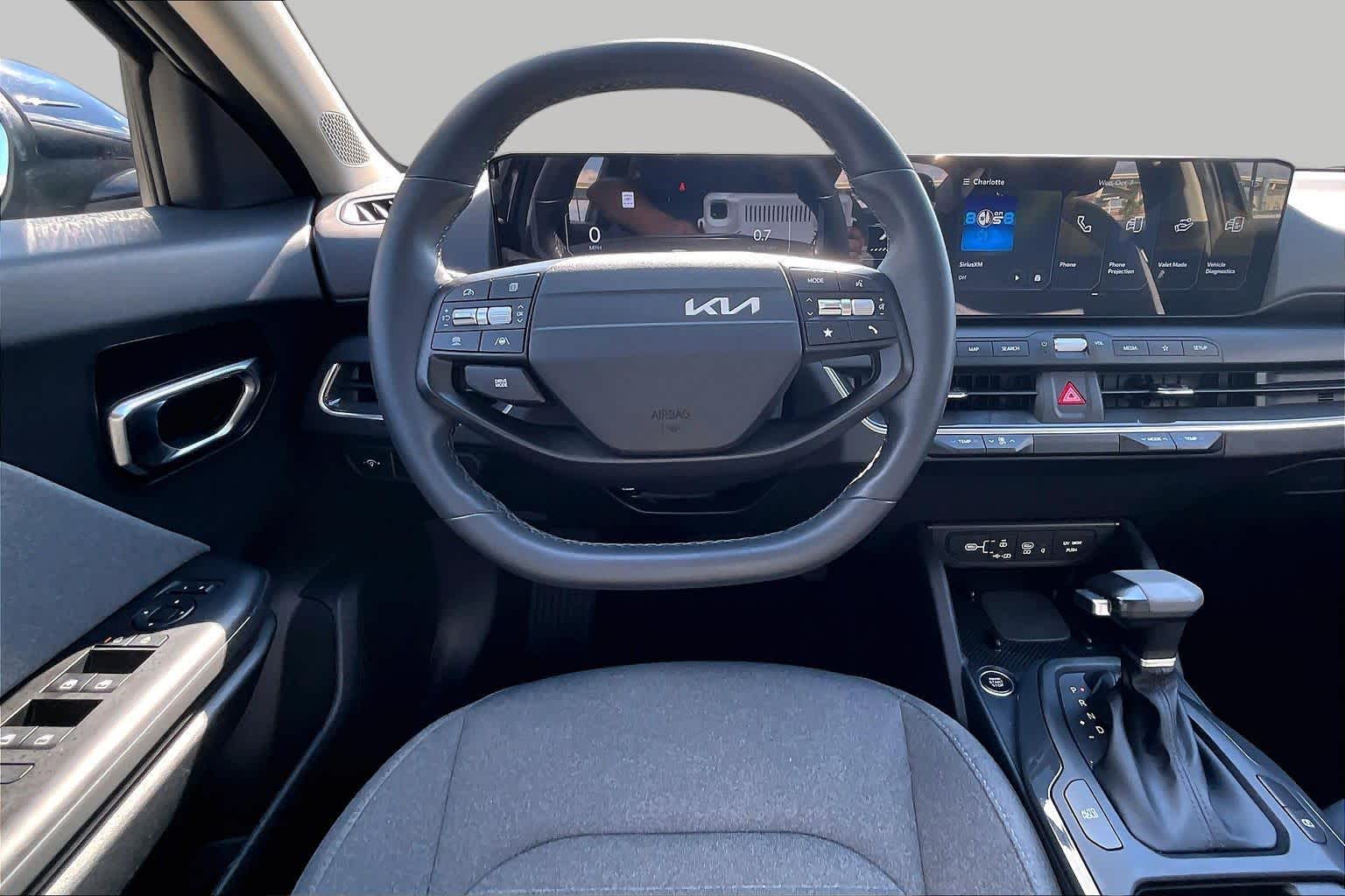 2025 Kia K4 photo 6 of 32