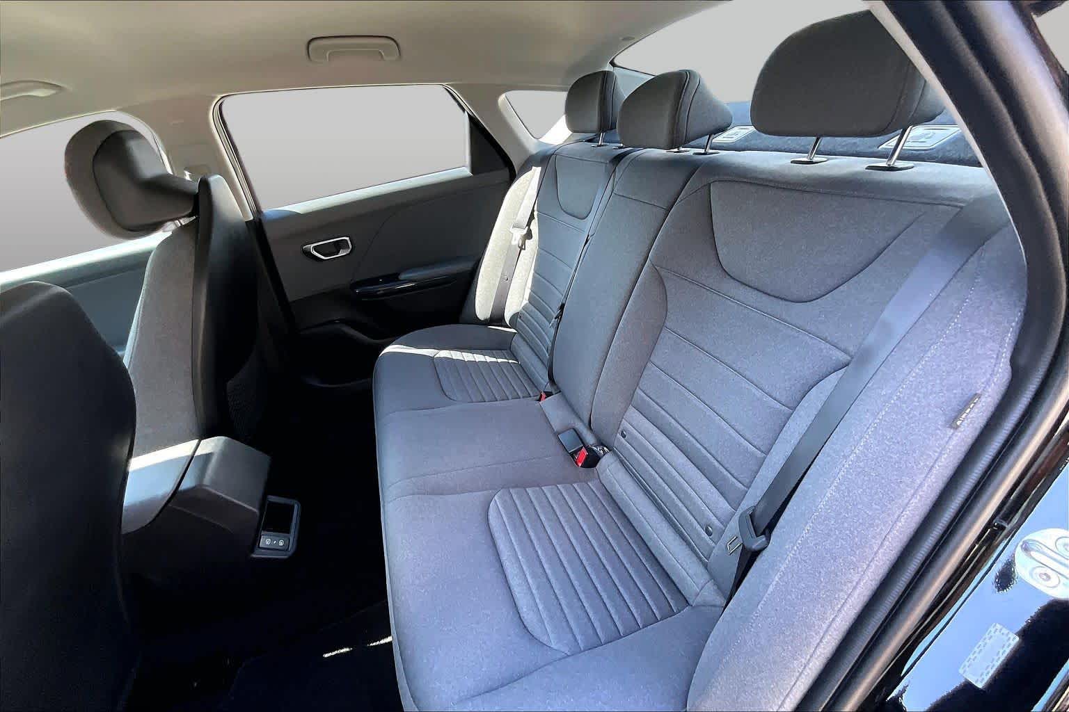 2025 Kia K4 photo 18 of 32
