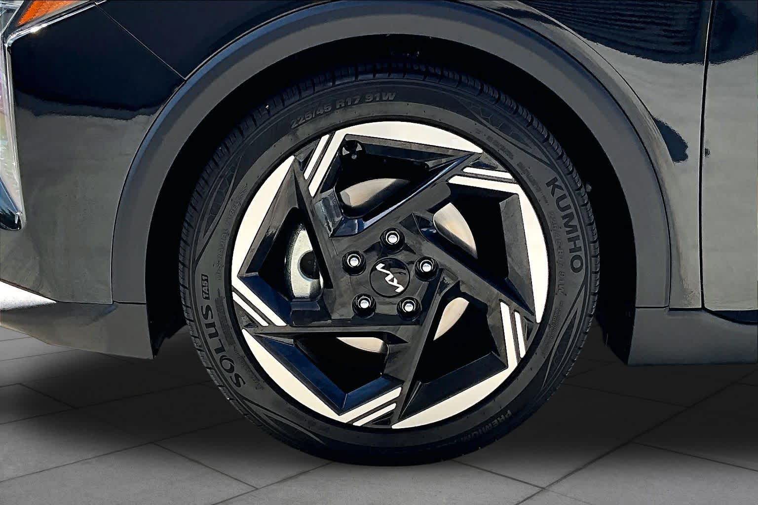 2025 Kia K4 photo 10 of 32
