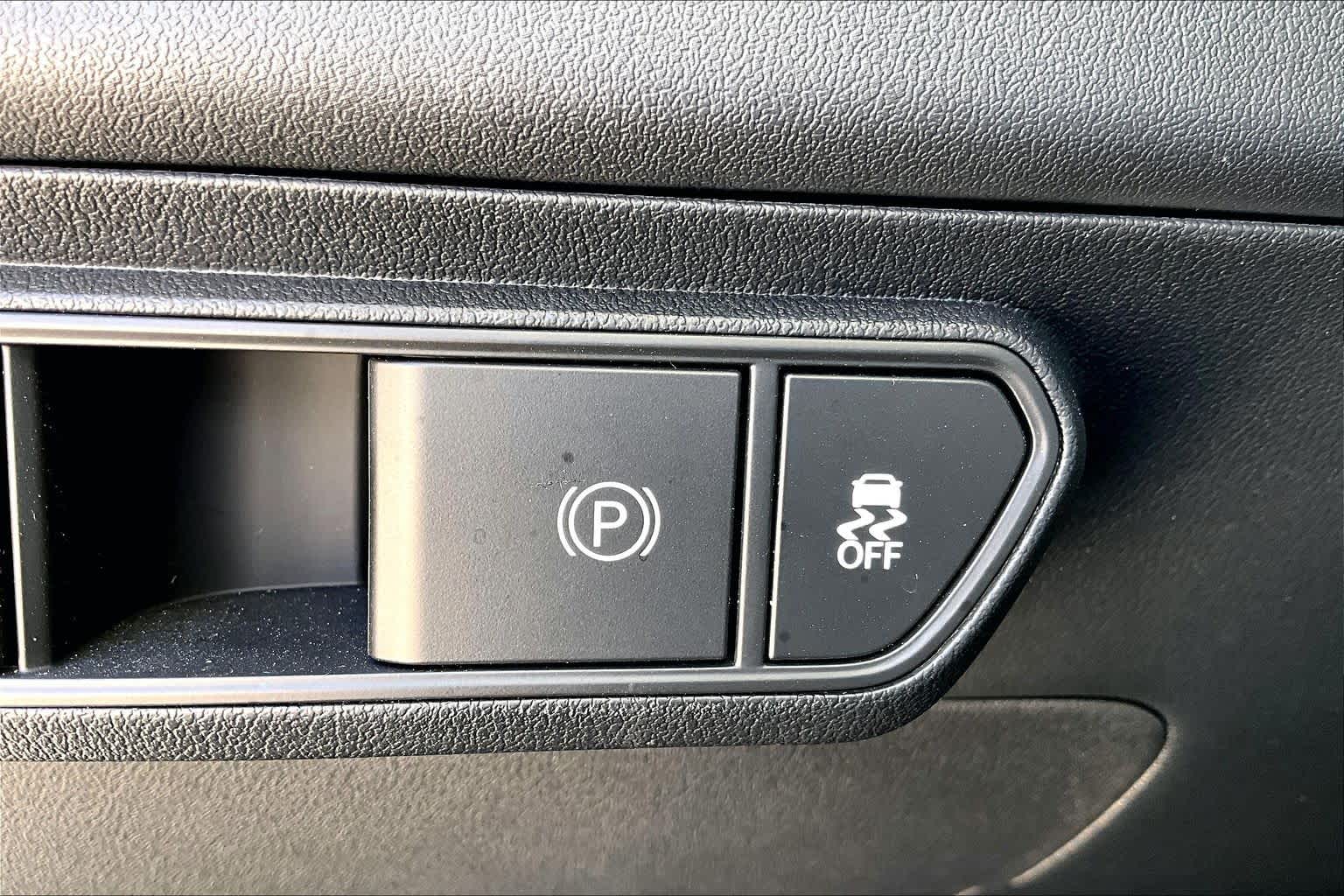 2025 Kia K4 photo 30 of 32