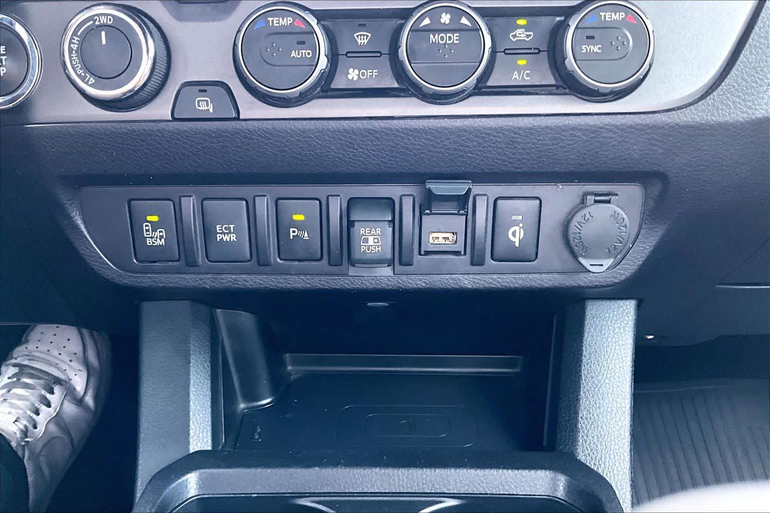 2023 Toyota Tacoma photo 34 of 36