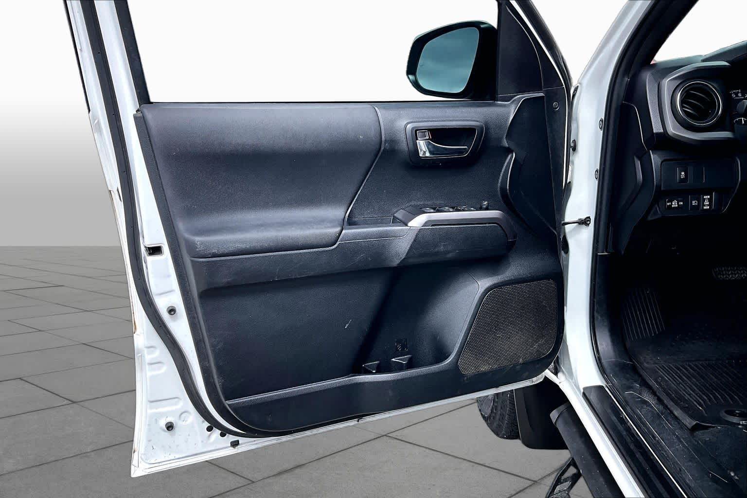 2023 Toyota Tacoma photo 21 of 36