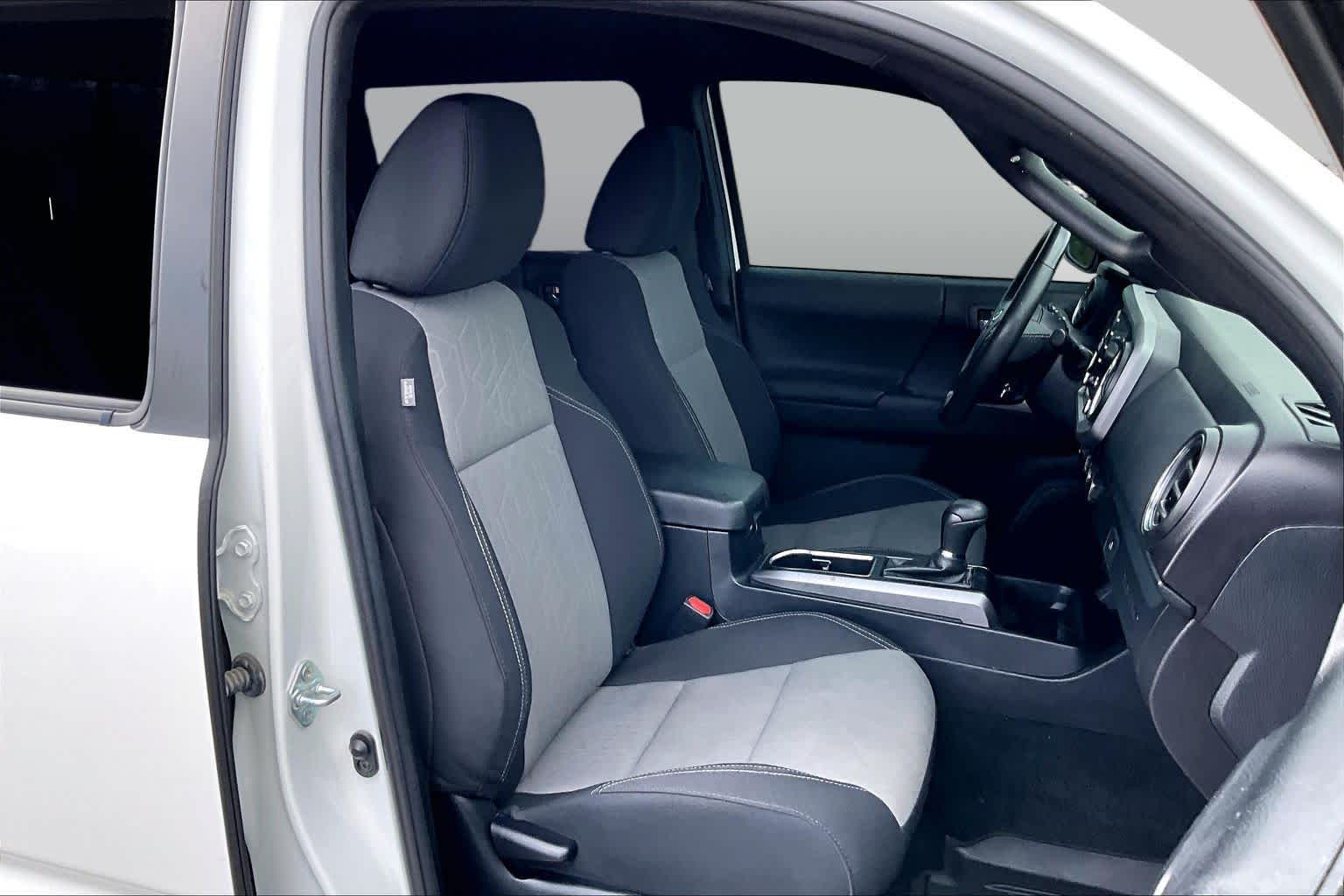2023 Toyota Tacoma photo 9 of 36