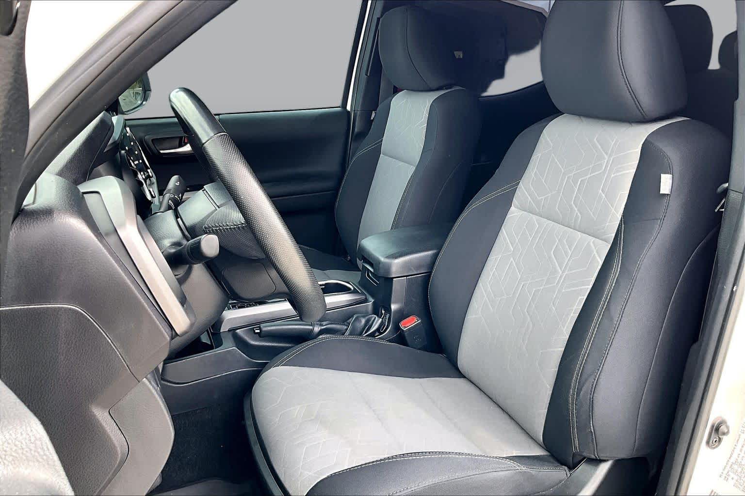 2023 Toyota Tacoma photo 8 of 36