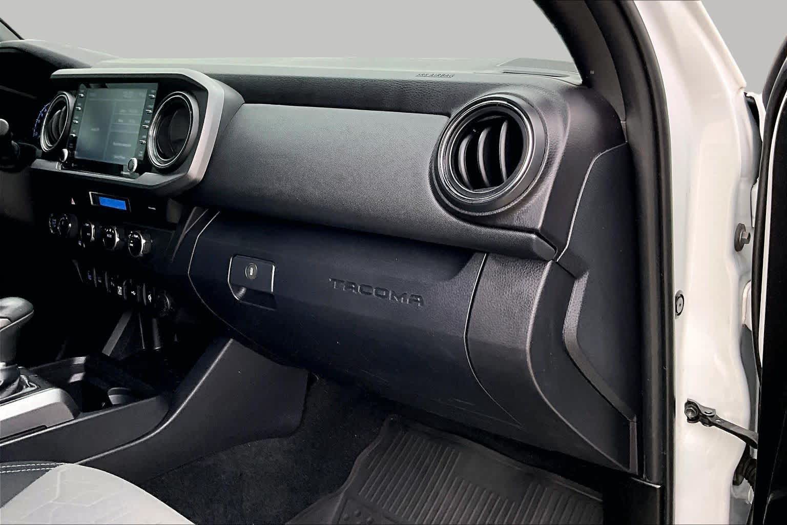 2023 Toyota Tacoma photo 33 of 67