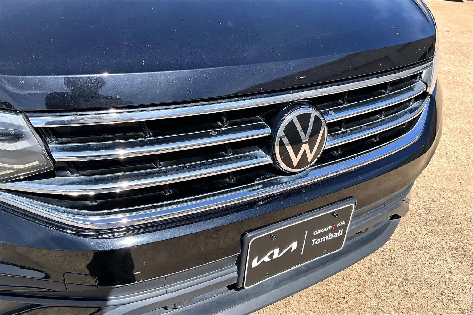 2023 Volkswagen Tiguan SE DEEP BLACK PEARL EFFECT at AutoNation Ford Gulf Fwy