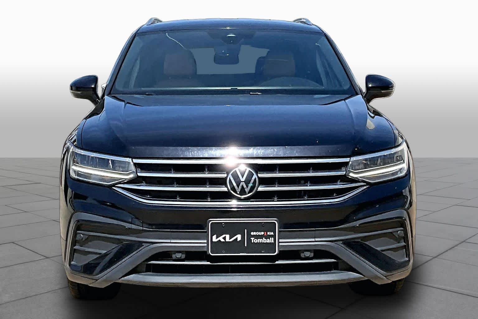 2023 Volkswagen Tiguan SE - 3