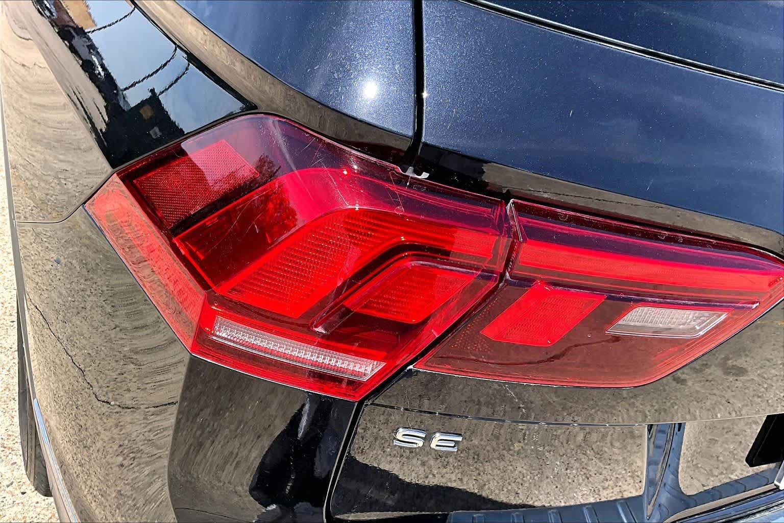 2023 Volkswagen Tiguan SE DEEP BLACK PEARL EFFECT at AutoNation Ford Gulf Fwy