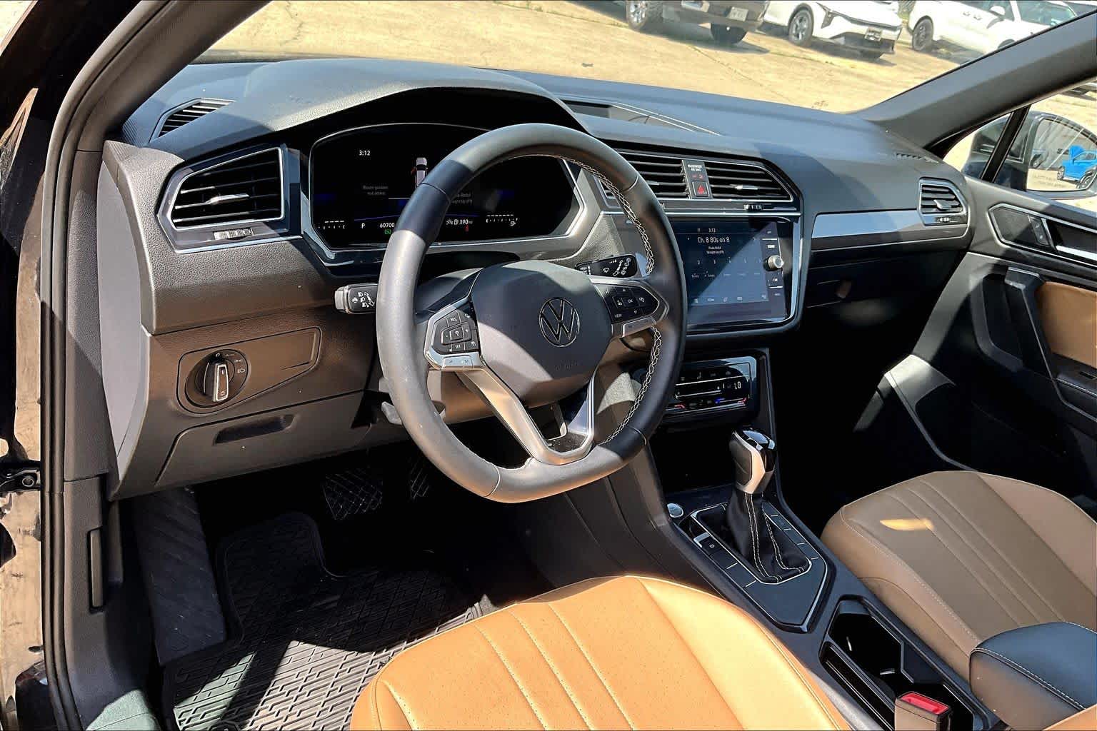 2023 Volkswagen Tiguan SE DEEP BLACK PEARL EFFECT at AutoNation Ford Gulf Fwy
