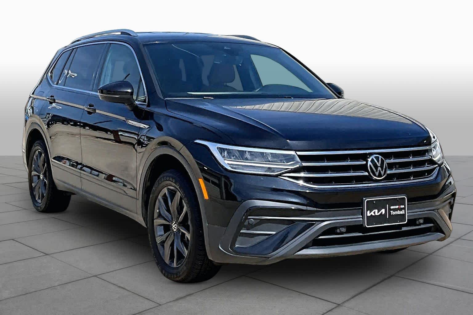 2023 Volkswagen Tiguan SE - 2