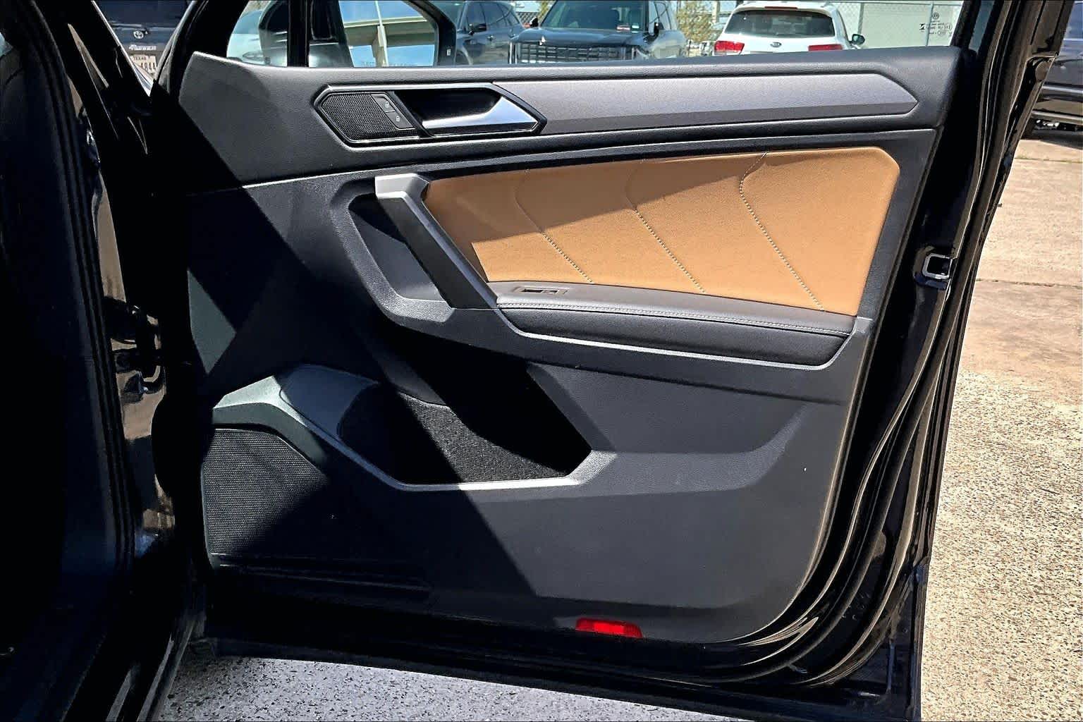 2023 Volkswagen Tiguan SE DEEP BLACK PEARL EFFECT at AutoNation Ford Gulf Fwy