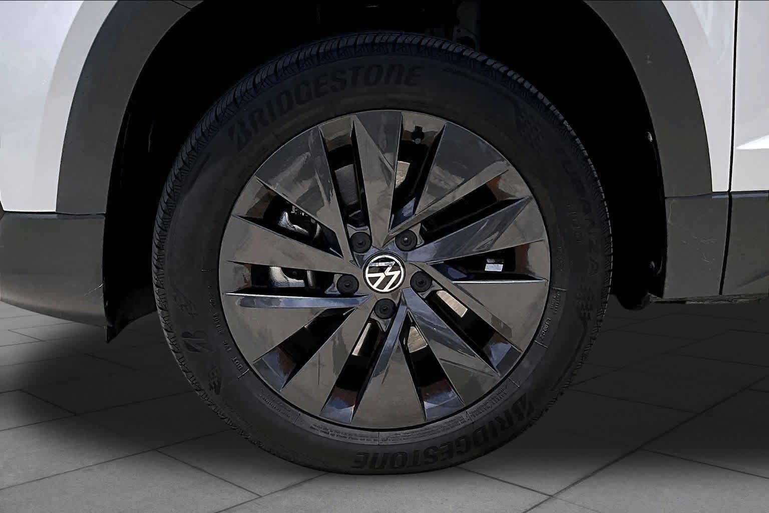2022 Volkswagen Taos S Pure White at Westside Kia