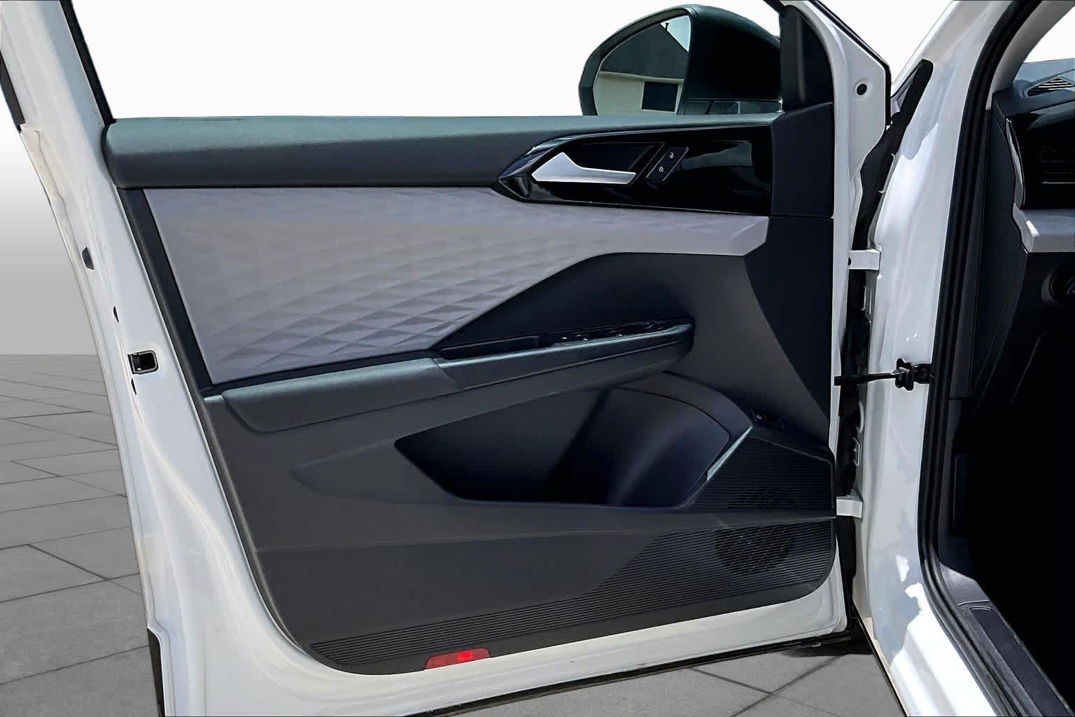 2022 Volkswagen Taos S Pure White at Westside Kia