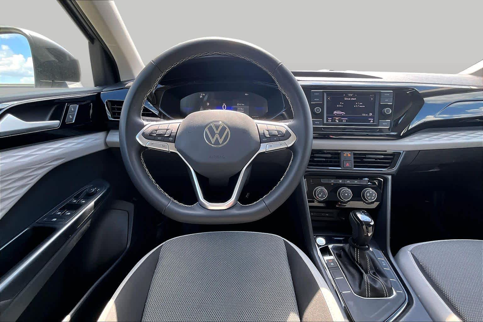 2023 Volkswagen Taos photo 11 of 63