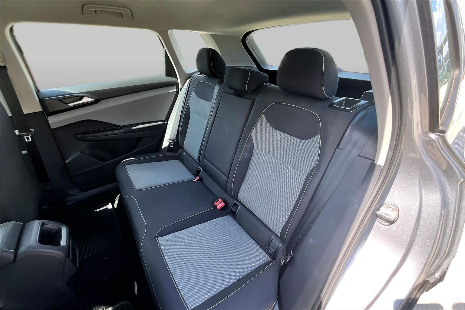 2023 Volkswagen Taos photo 35 of 63