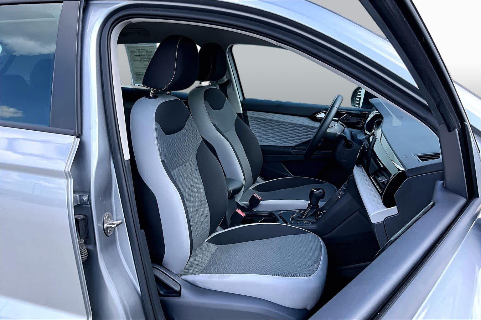 2023 Volkswagen Taos photo 17 of 63