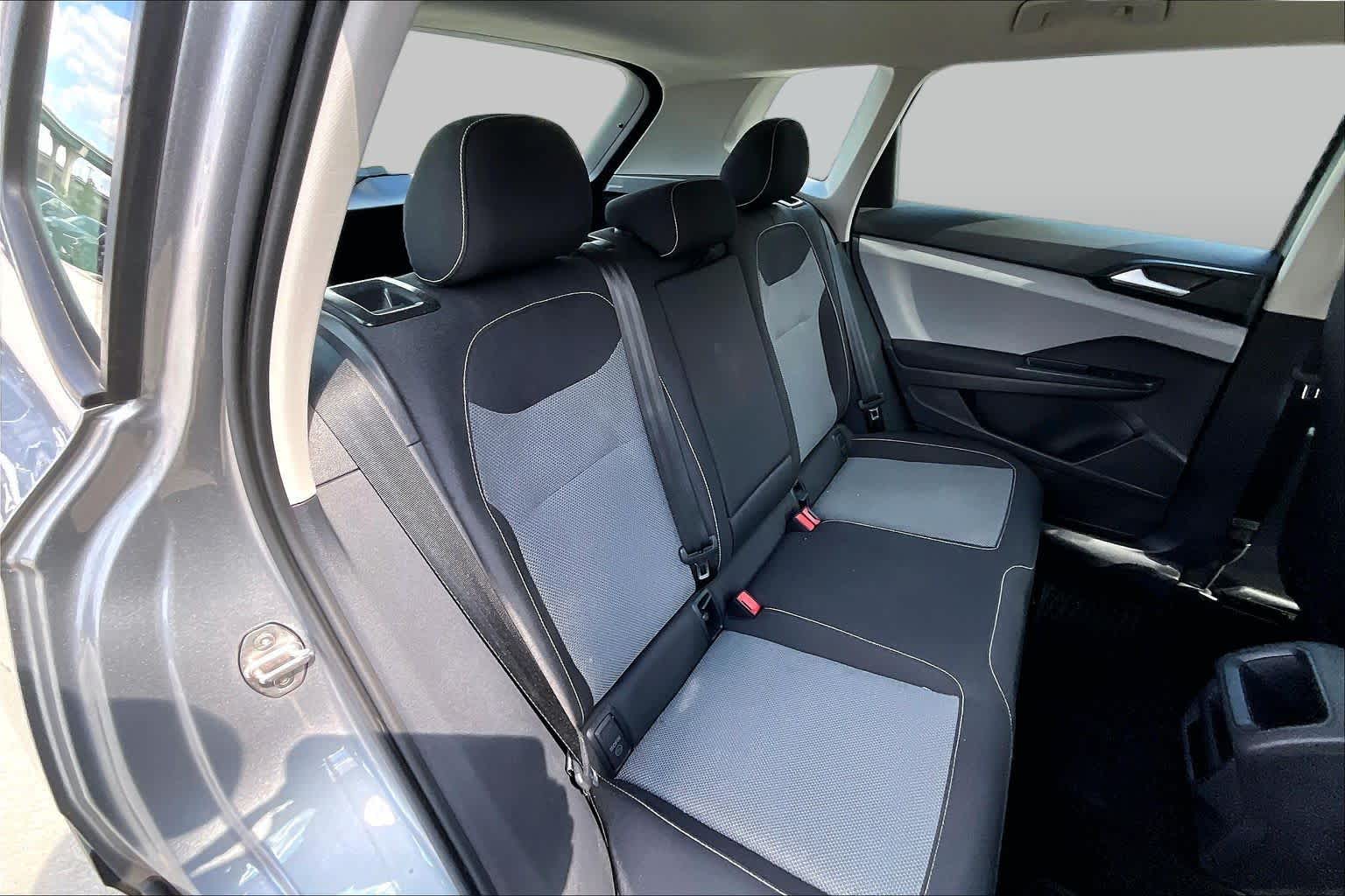 2023 Volkswagen Taos photo 37 of 63