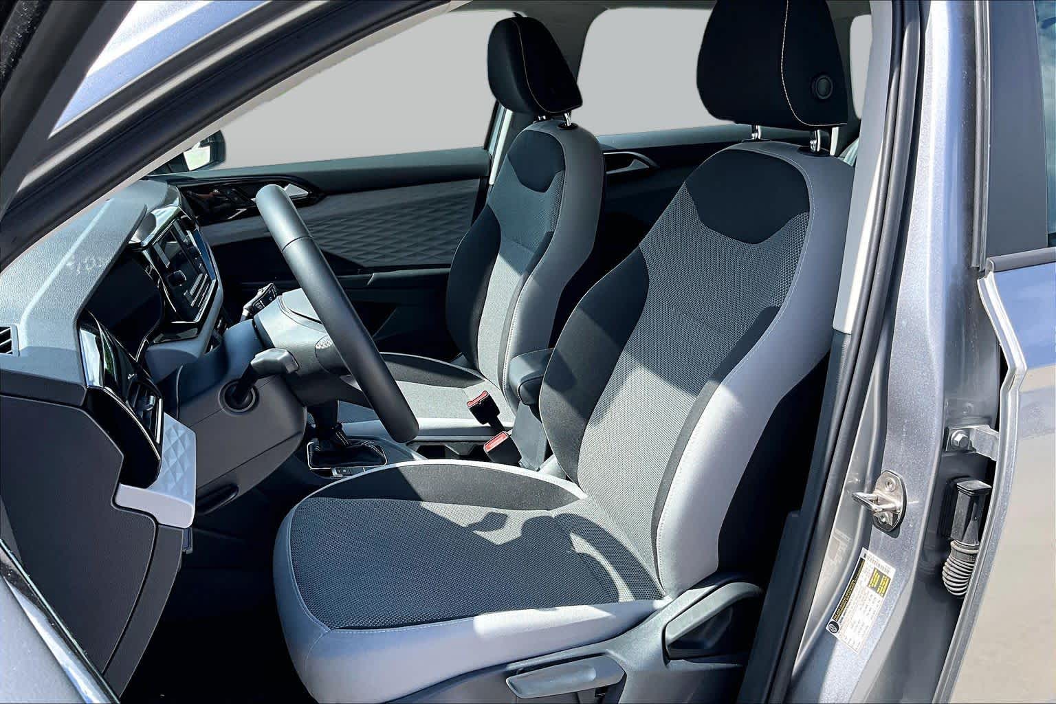 2023 Volkswagen Taos photo 15 of 63