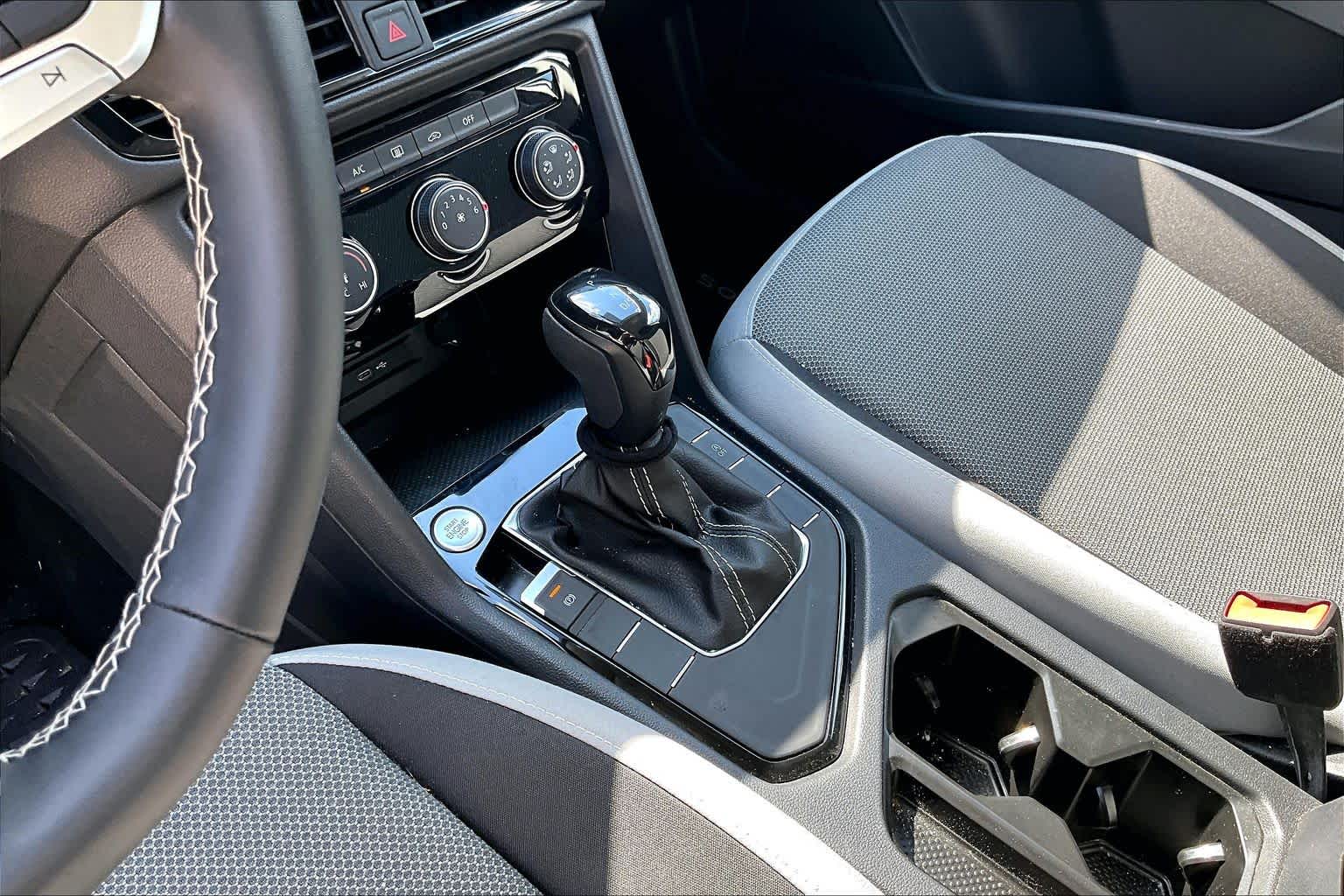 2023 Volkswagen Taos photo 29 of 63