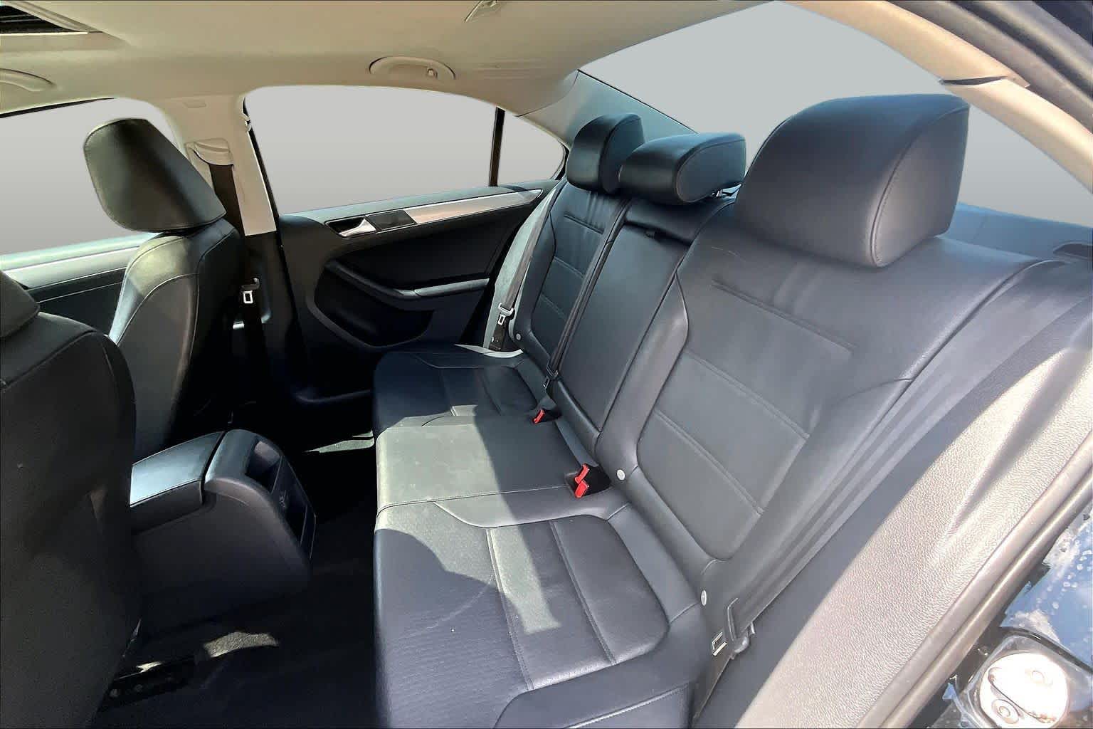 2017 Volkswagen Jetta photo 17 of 28