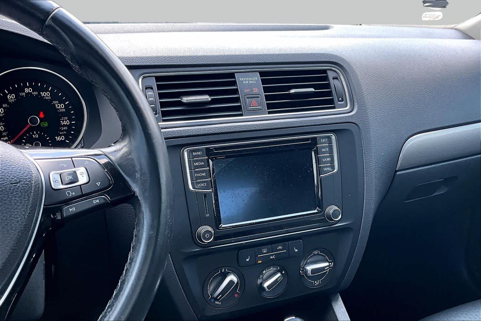 2017 Volkswagen Jetta photo 7 of 28
