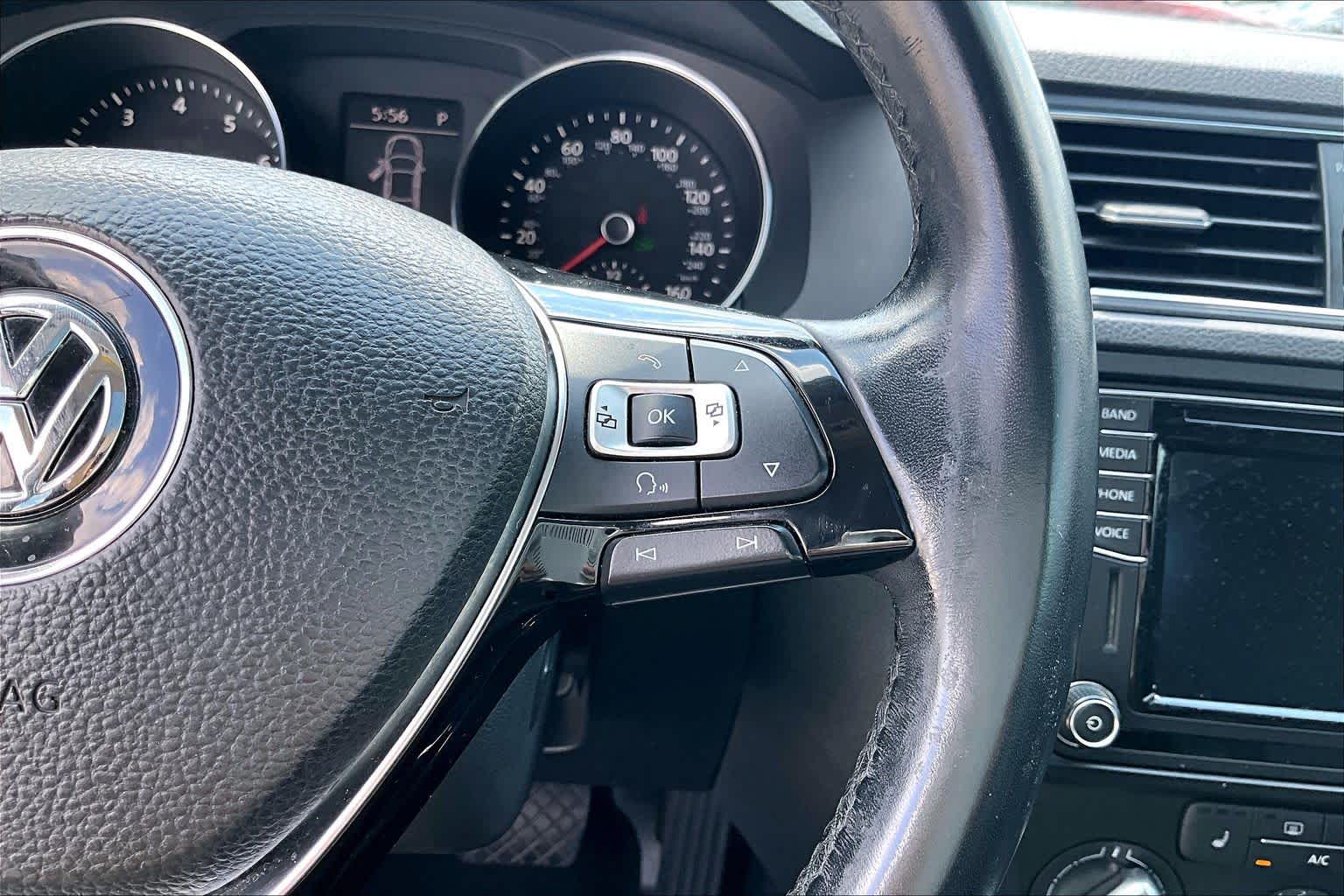 2017 Volkswagen Jetta photo 22 of 28