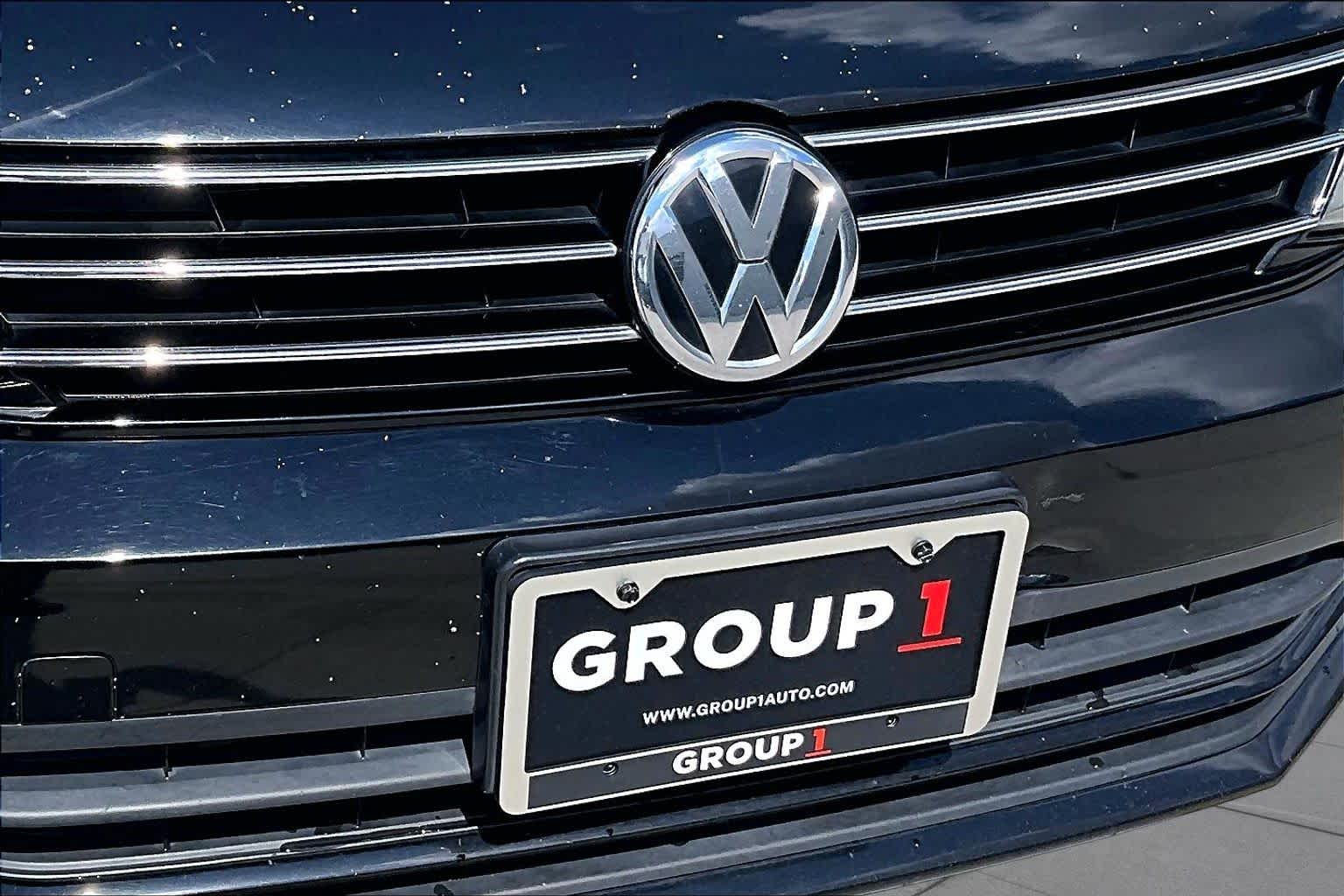2017 Volkswagen Jetta photo 26 of 28