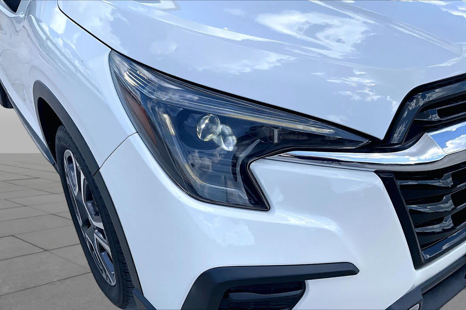 2023 Subaru Ascent Touring Crystal White Pearl at Auto Boutique Texas