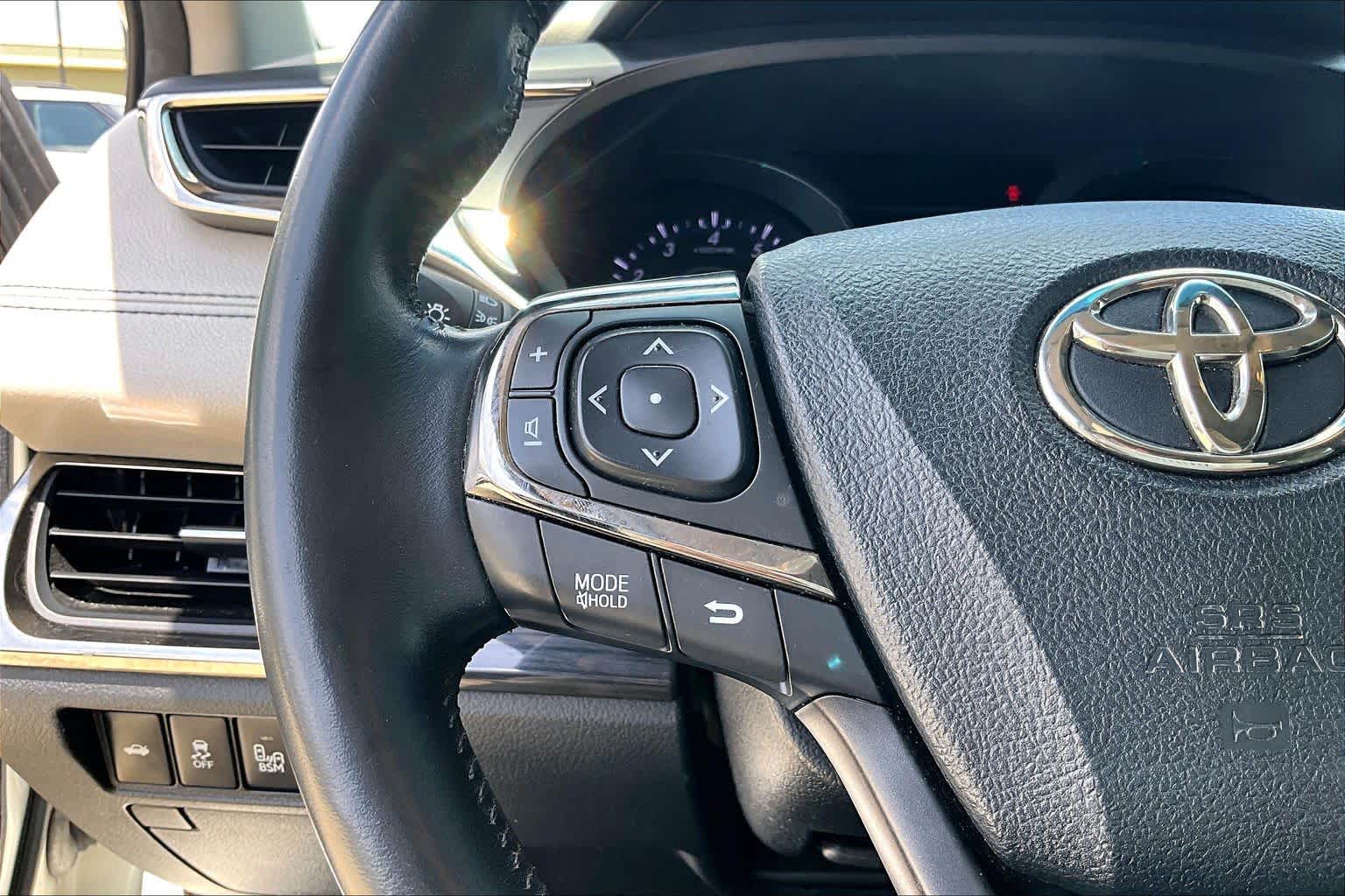 2013 Toyota Avalon Limited Blizzard Pearl at Tomball Ford