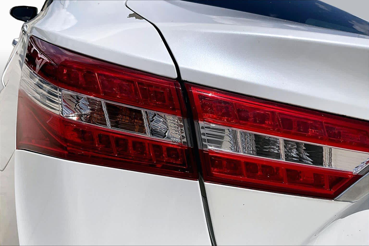 2013 Toyota Avalon Limited Blizzard Pearl at Tomball Ford