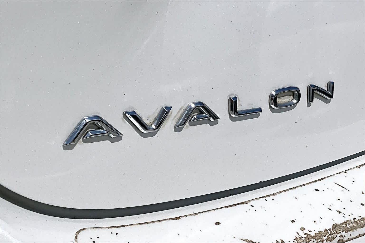 2013 Toyota Avalon Limited Blizzard Pearl at Tomball Ford
