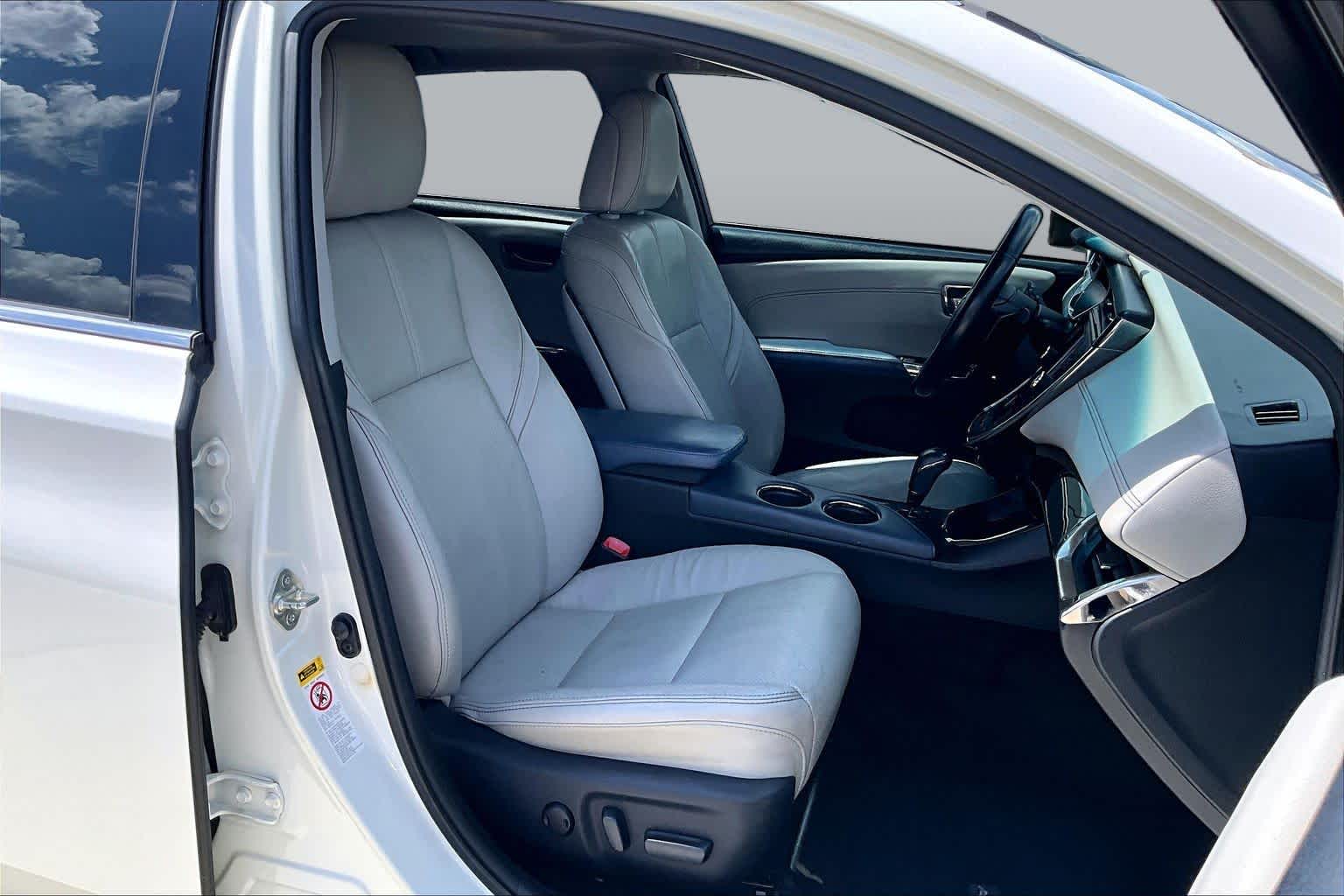 2013 Toyota Avalon Limited Blizzard Pearl at Tomball Ford
