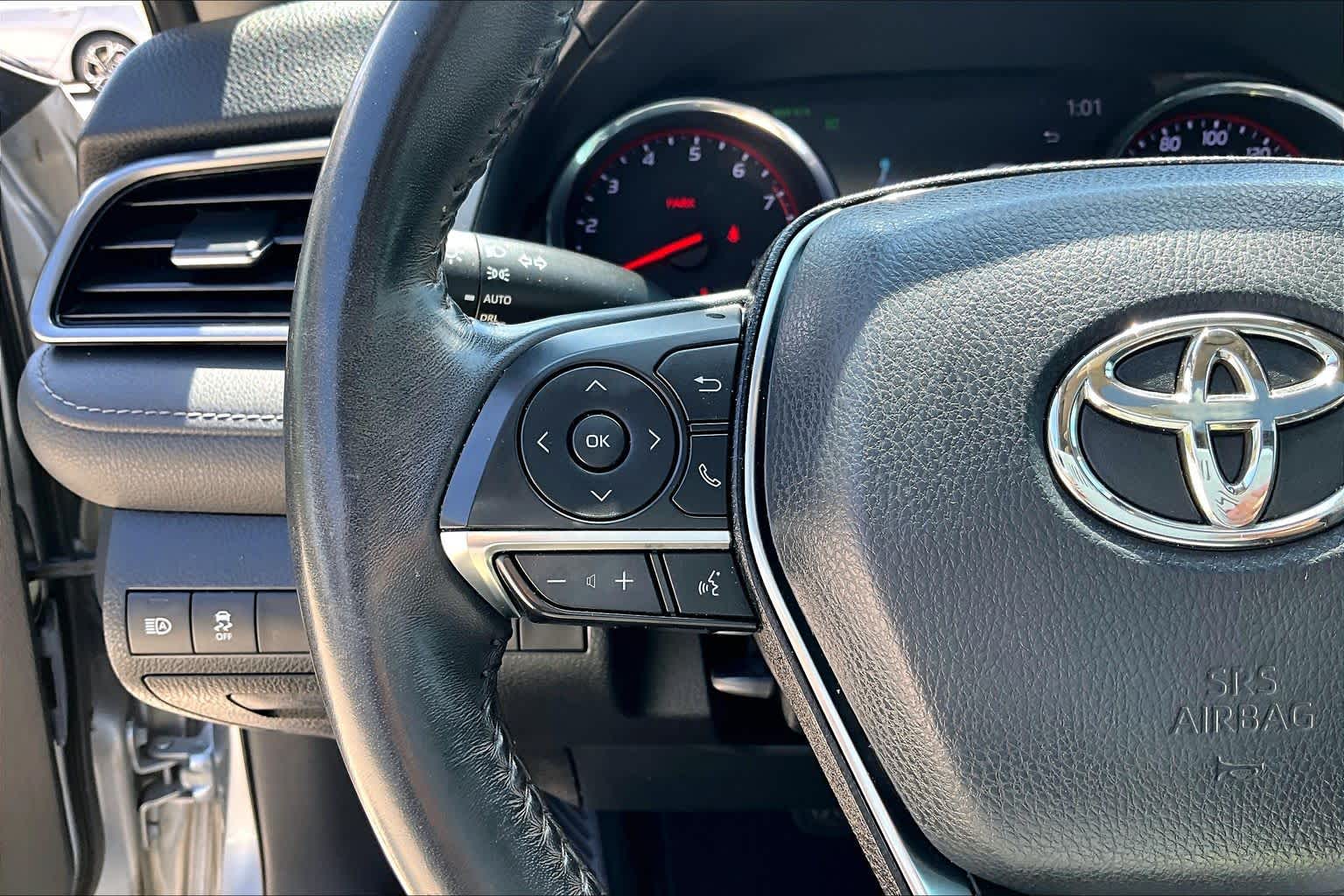 2020 Toyota Camry photo 22 of 32