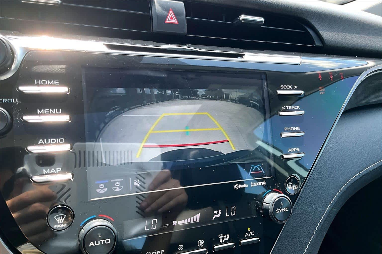 2020 Toyota Camry photo 25 of 32