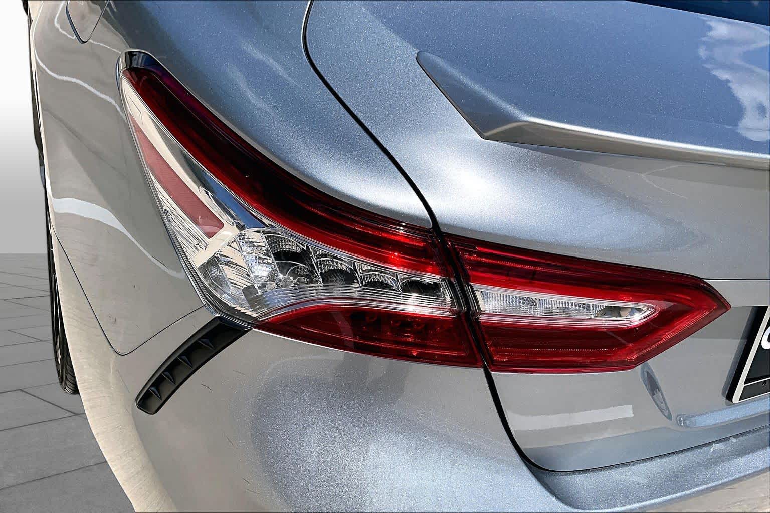 2020 Toyota Camry photo 27 of 32