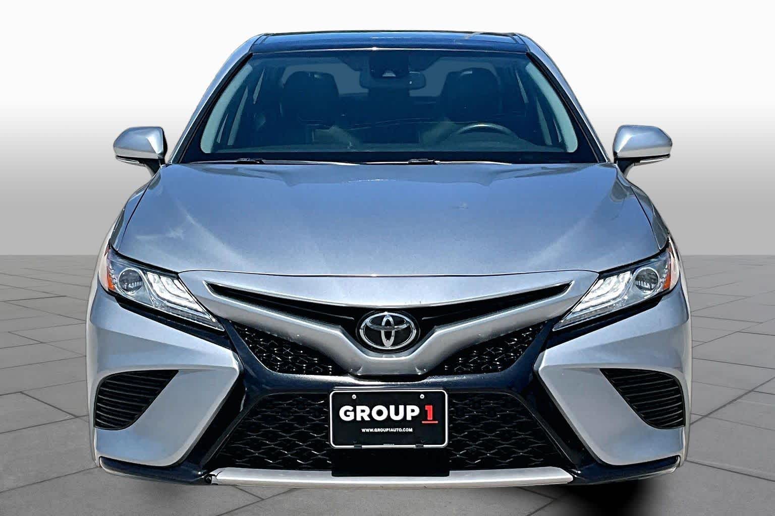 2020 Toyota Camry photo 4 of 32