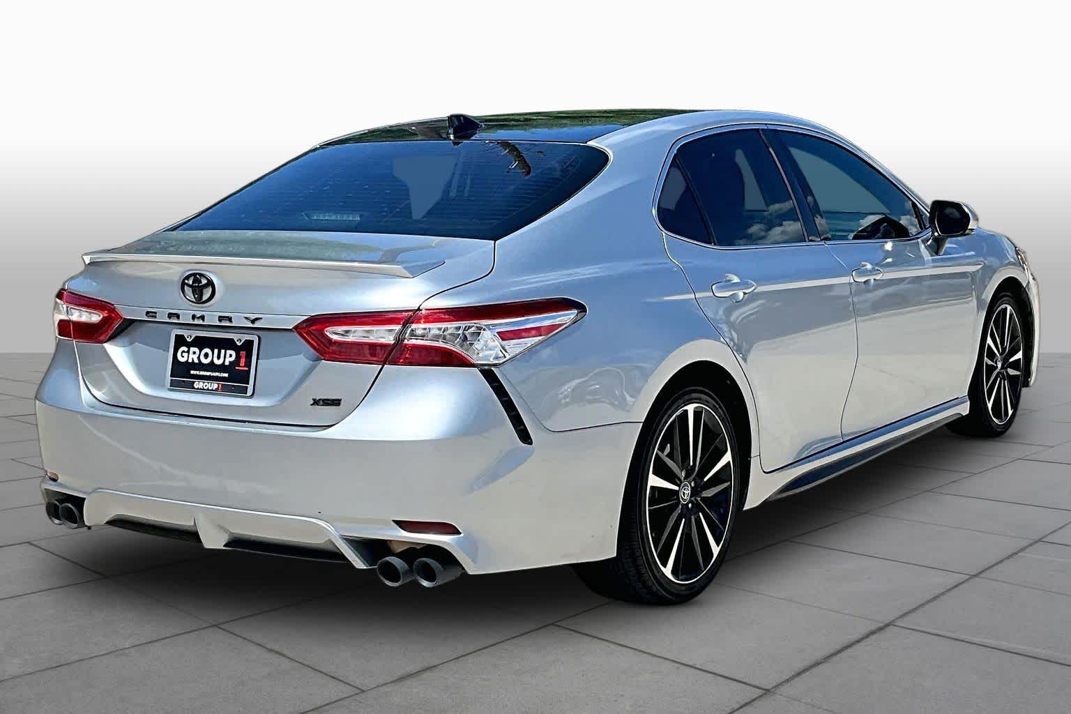 2020 Toyota Camry photo 12 of 32