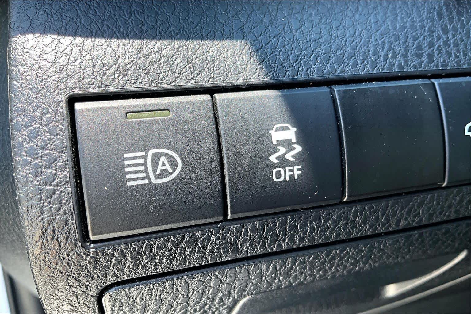 2023 Toyota Camry SE Ice Cap at Group 1 Toyota Southwest