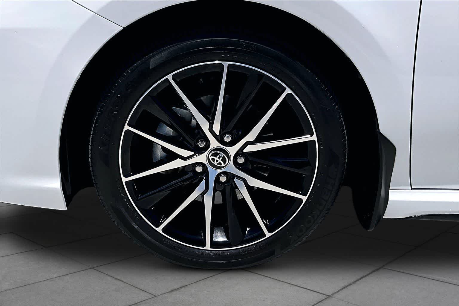 2023 Toyota Camry SE Ice Cap at Group 1 Toyota Southwest
