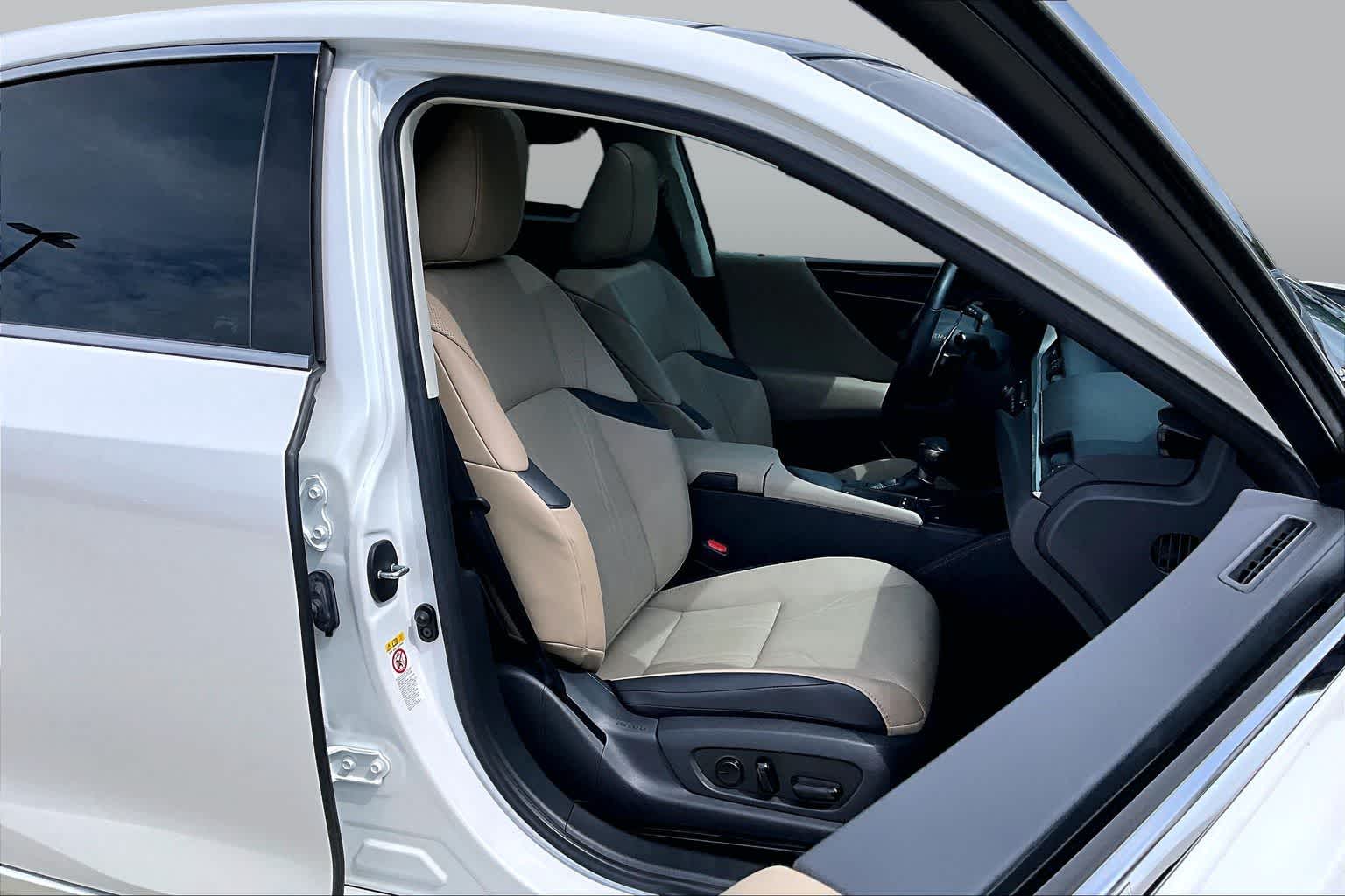 2019 Lexus ES 350 Ultra Luxury  Eminent White Pearl at Lexus Southwest Houston