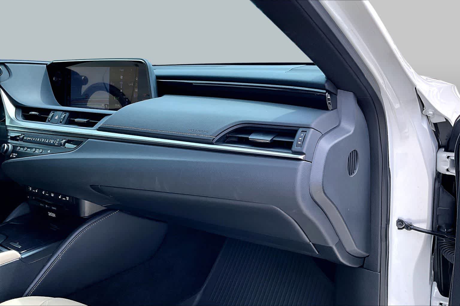 2019 Lexus ES 350 Ultra Luxury  Eminent White Pearl at Lexus Southwest Houston