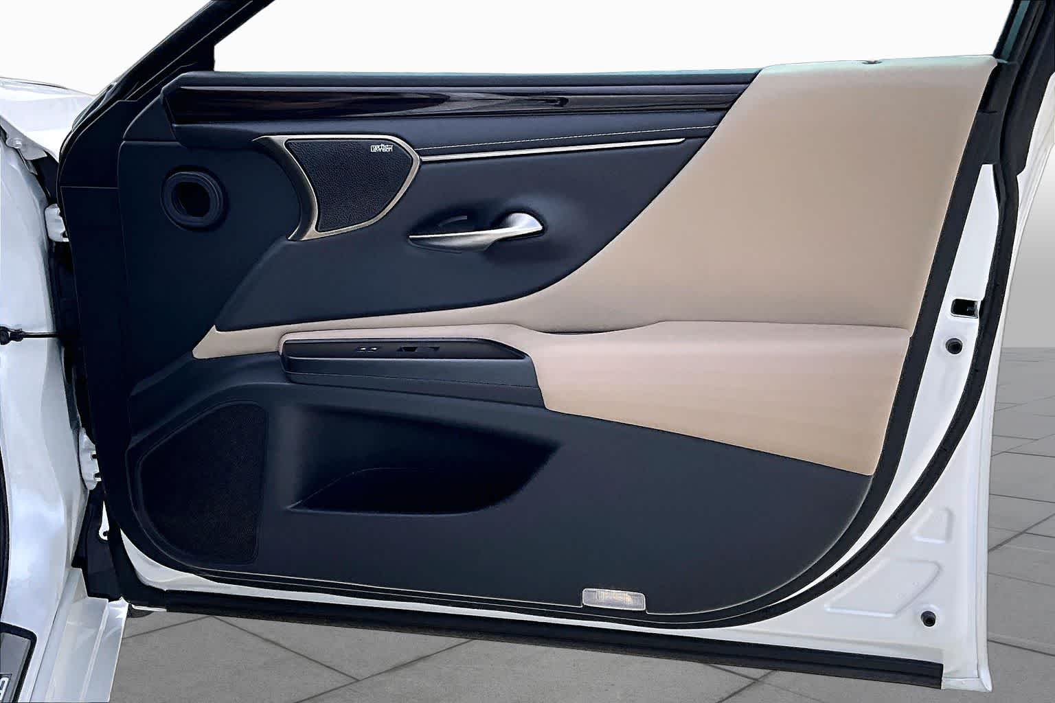 2019 Lexus ES 350 Ultra Luxury  Eminent White Pearl at Lexus Southwest Houston