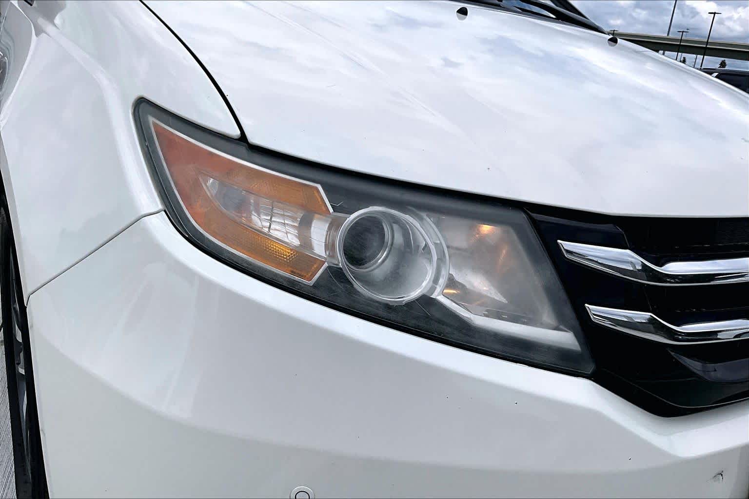 2016 Honda Odyssey Touring White Diamond Pearl at AutoNation USA Katy