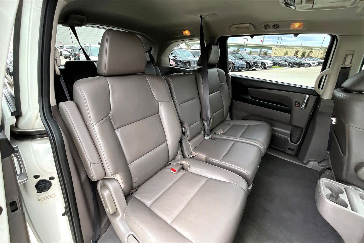 2016 Honda Odyssey Touring White Diamond Pearl at AutoNation USA Katy