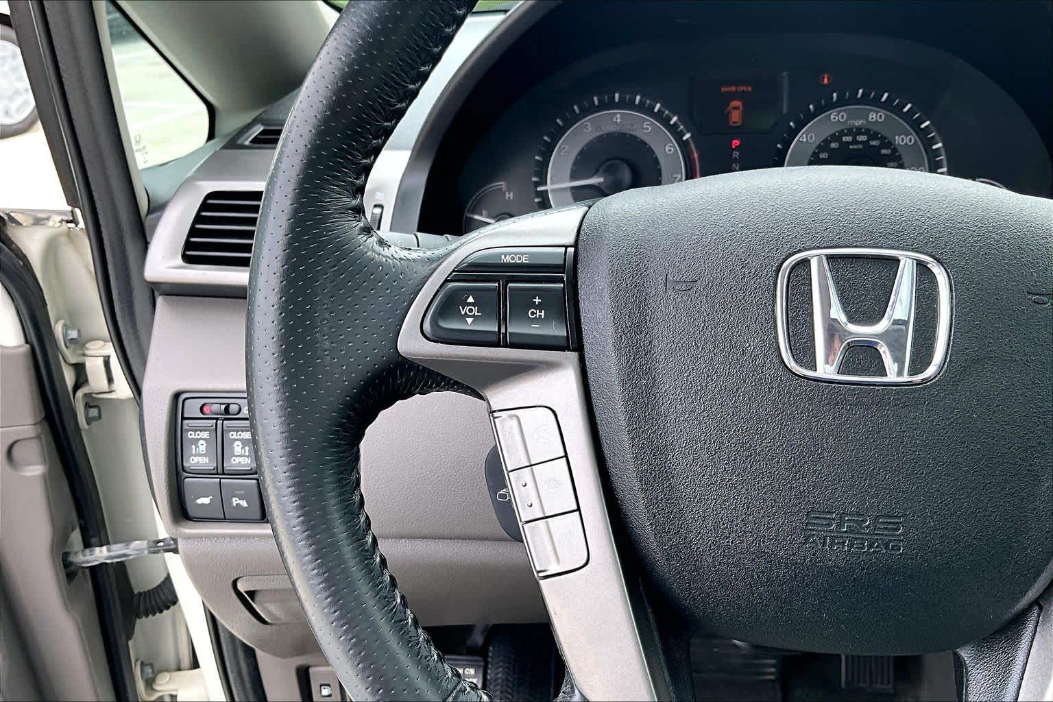 2016 Honda Odyssey Touring White Diamond Pearl at AutoNation USA Katy