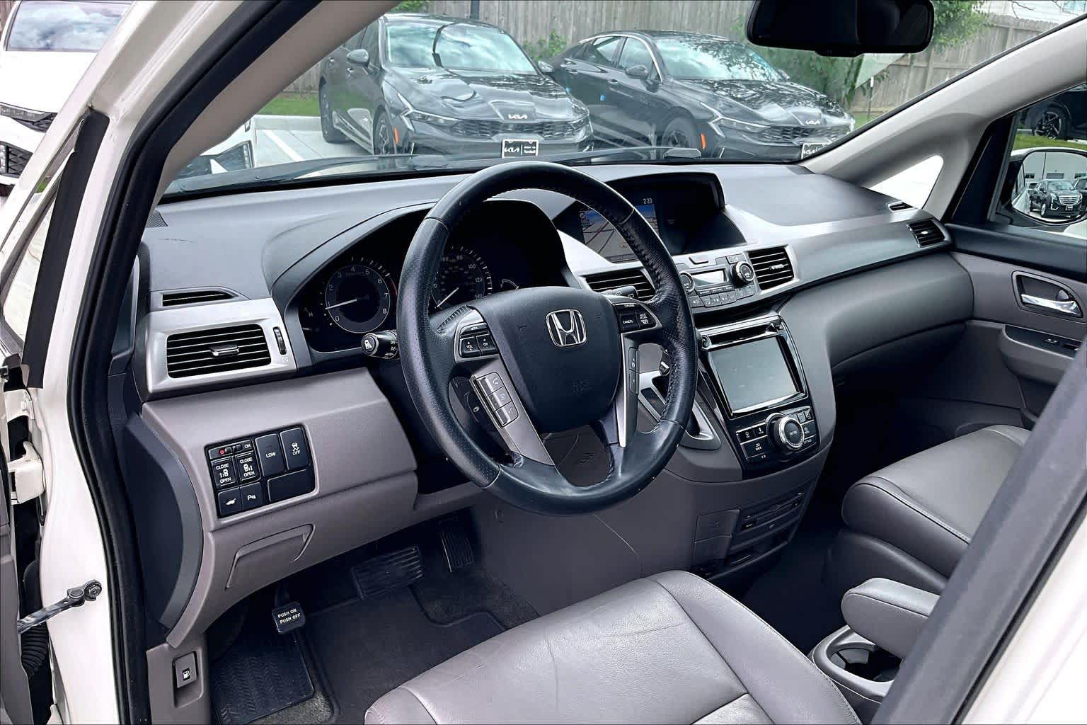2016 Honda Odyssey Touring White Diamond Pearl at AutoNation USA Katy