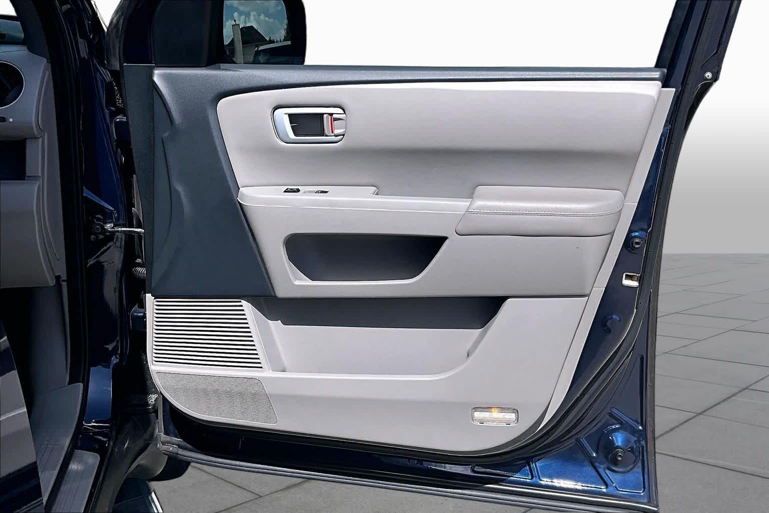 2015 Honda Pilot Touring Obsidian Blue Pearl at Tomball Ford