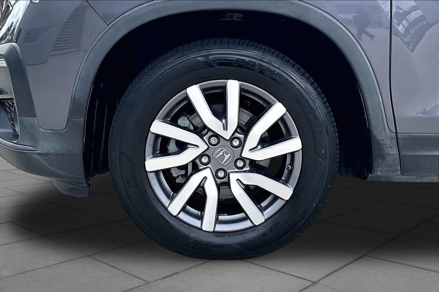 2019 Honda Pilot photo 10 of 33