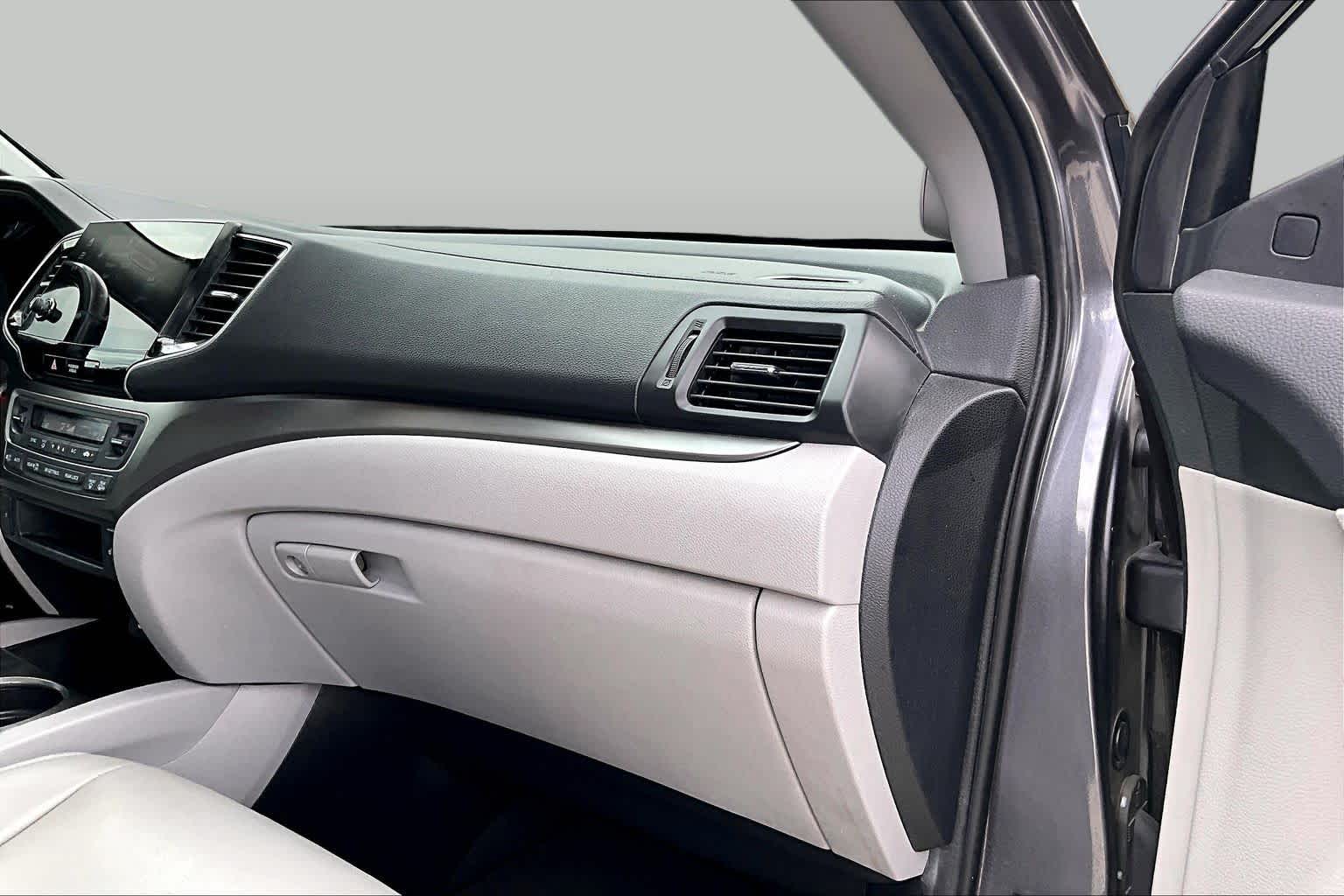 2019 Honda Pilot photo 17 of 33