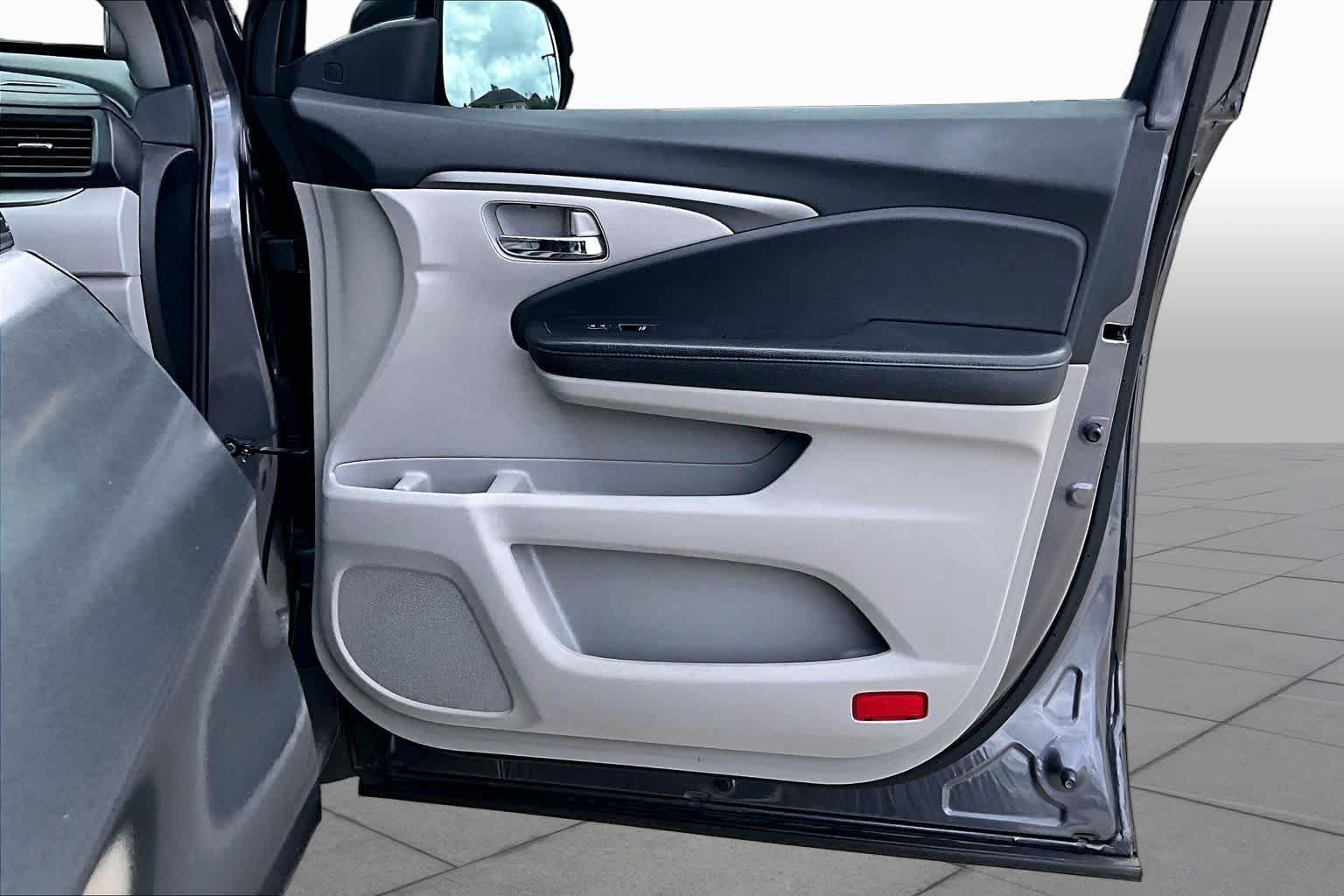 2019 Honda Pilot photo 21 of 33
